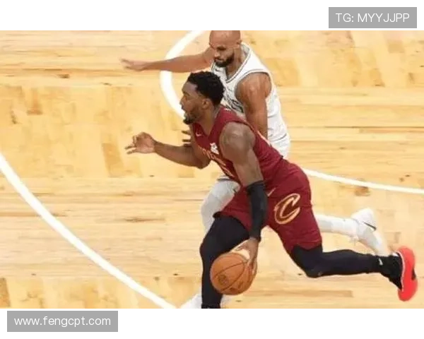 布朗砍下30分莫布利双十凯尔特人轻松击败骑士收获大胜