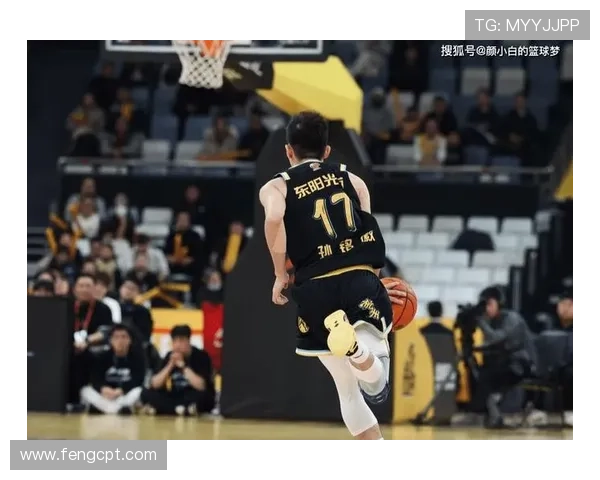 孙铭徽借掩护超远三分打板命中展现神奇手感助力球队逆袭